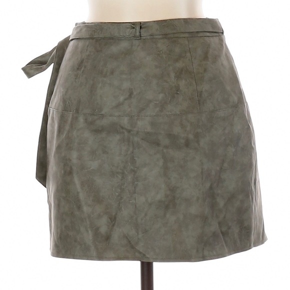 Mint Vanilla Faux Leather Tie Skirt - Picture 5 of 7
